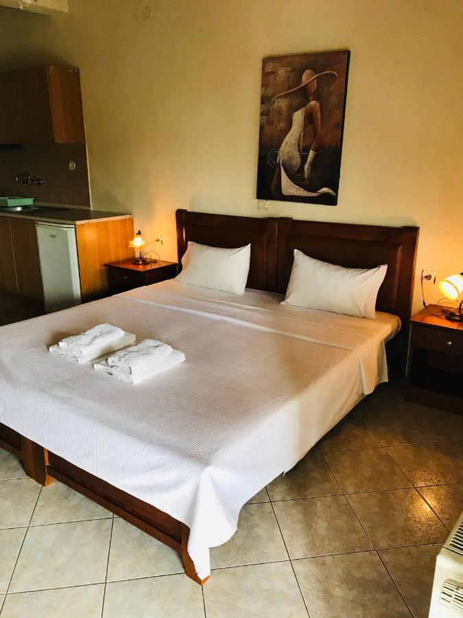 Guesthouse Adonis Като-Лутраки Экстерьер фото