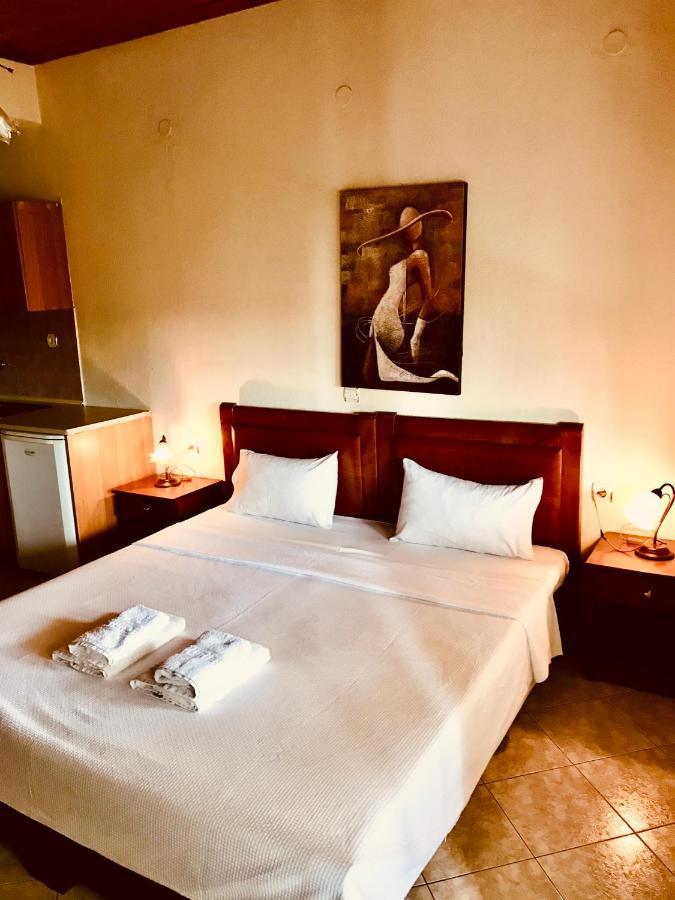 Guesthouse Adonis Като-Лутраки Экстерьер фото
