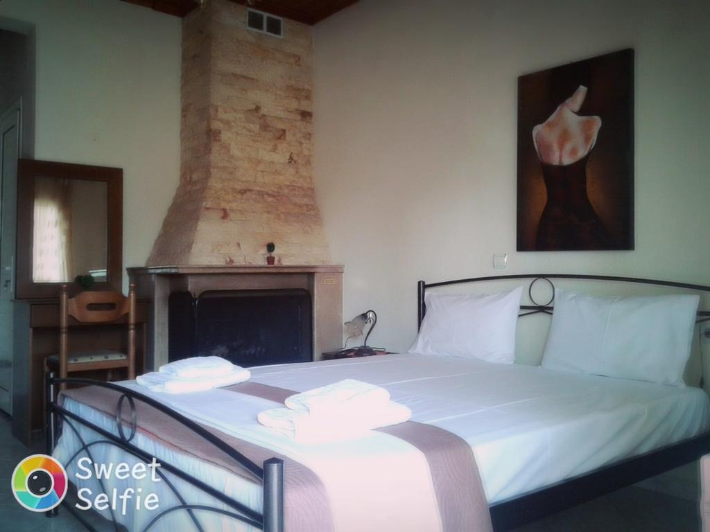 Guesthouse Adonis Като-Лутраки Экстерьер фото