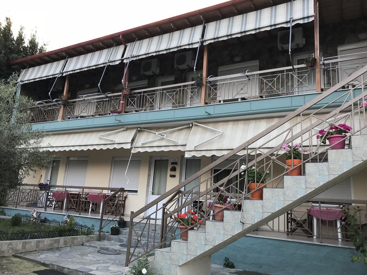 Guesthouse Adonis Като-Лутраки Экстерьер фото