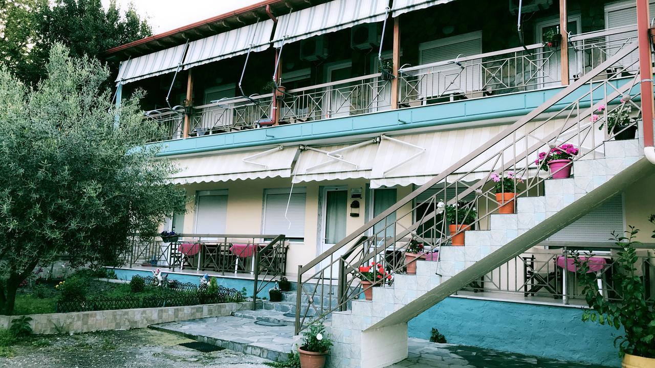 Guesthouse Adonis Като-Лутраки Экстерьер фото
