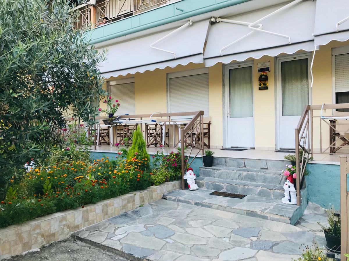 Guesthouse Adonis Като-Лутраки Экстерьер фото