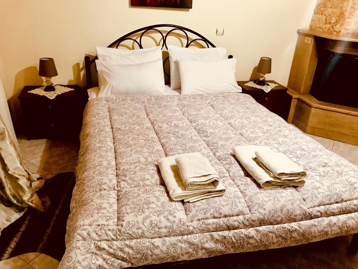 Guesthouse Adonis Като-Лутраки Экстерьер фото